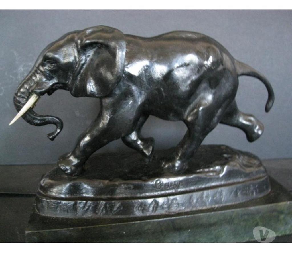  Eléphant courant du Sénégal.Bronze ancien . Barye